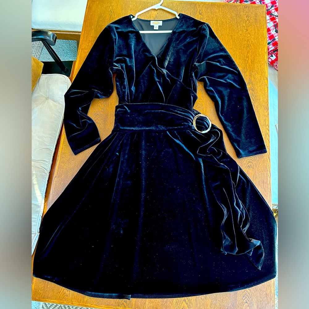 Velvet feel Black Talbots Sz 16 full skirt, wrap V neckline, longsleeve dress.